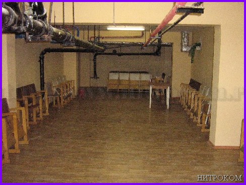 Зал в подвальном помещении